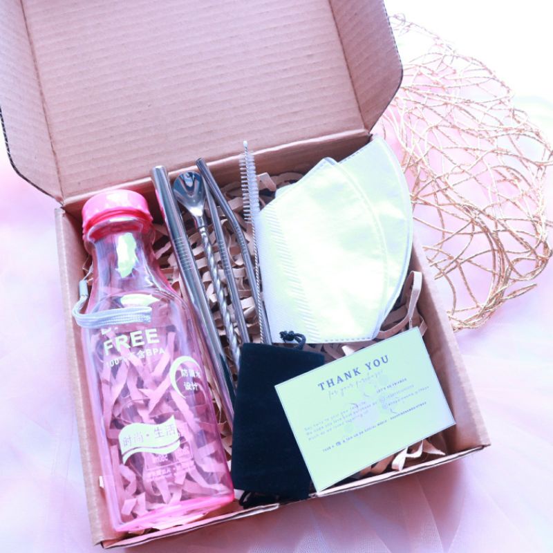 

GIFT BOX SET ALAT MAKAN • GIFT BOX WISUDA • GIFT BOX BIRTHDAY • GIFT BOX WEDDING • KADO