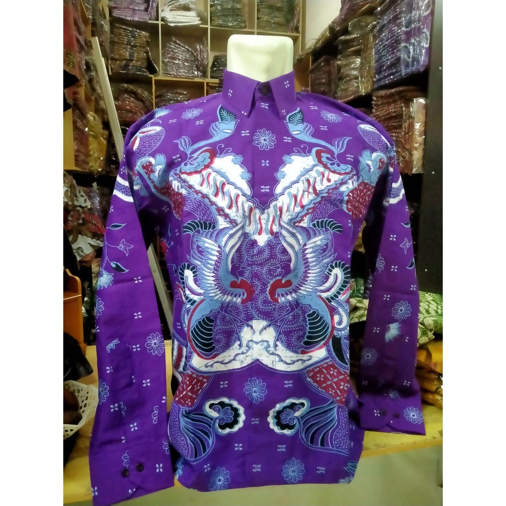 Kemeja batik pria terbaru warna ungu purple / Batik ungu terong lengan panjang / baju batik lapis furing / batik kerja warna ungu / baju batik ungu purple panji lesmono panjang / batik cowok warna ungu