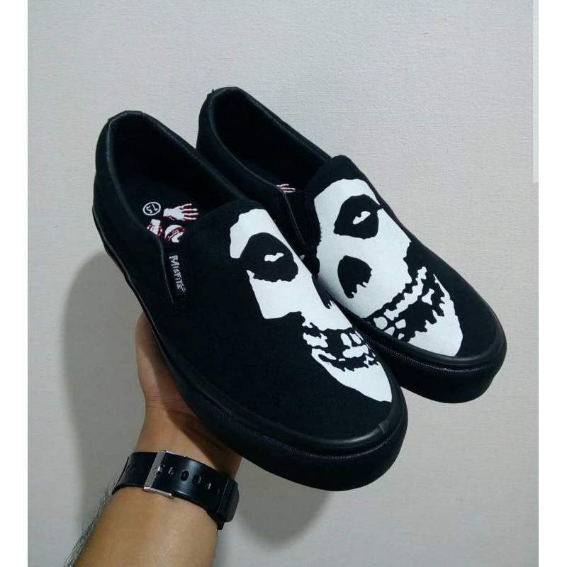 Misfits Face Off Slip On