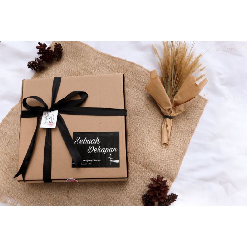 

Gift box hampers kado unik (sebuah dekapan)