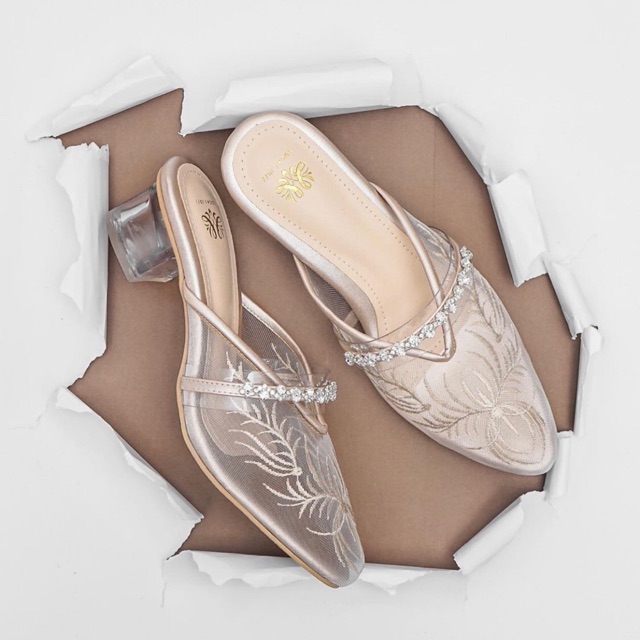 Irish Heels by Local.id