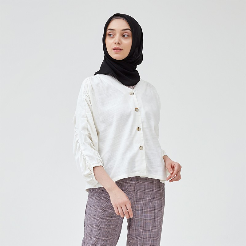 

MFMW "Rinke" Blouse Cream 1 Lengan Panjang Wanita