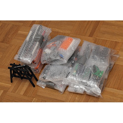 Bubble wrap dan kardus tambahan sebagai pengaman packing agar barang tidak pecah