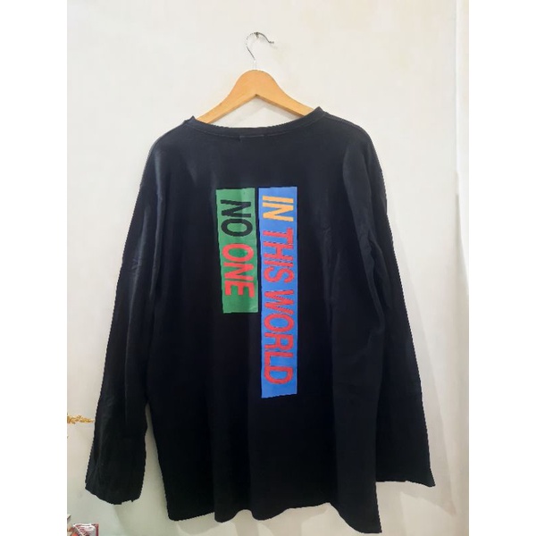 Sweater hitam brand YM Family (preloved)