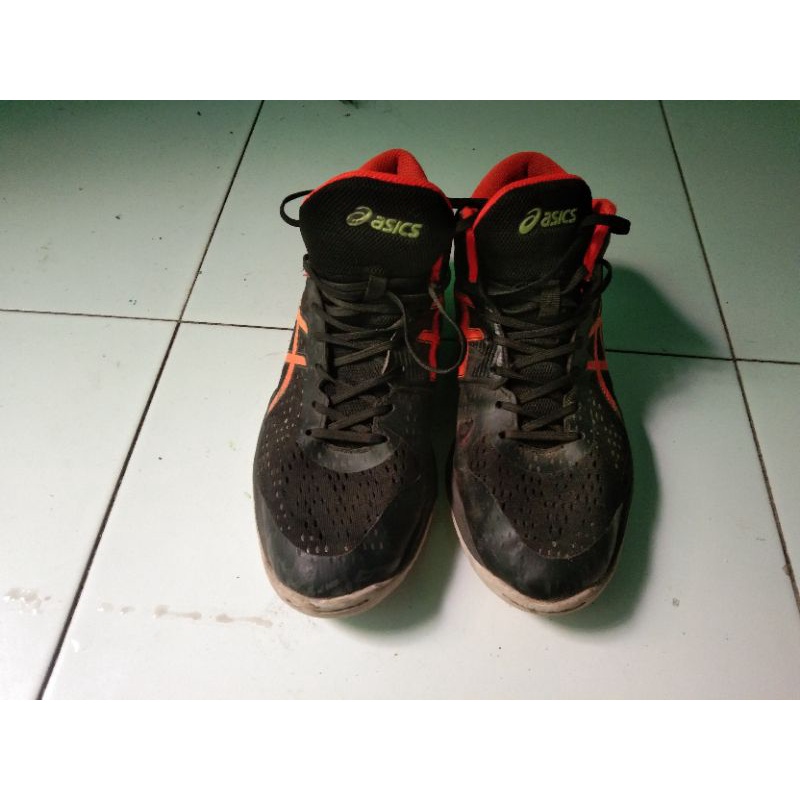 sepatu asics volly pria