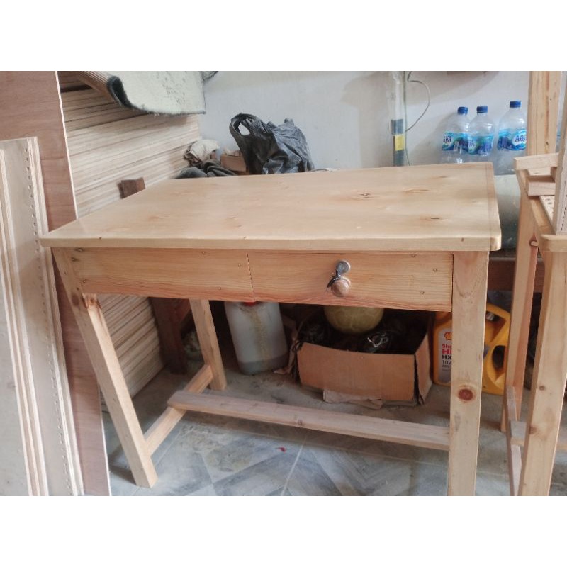 Meja kerja, meja belajar, meja laci, meja kokoh, meja guru