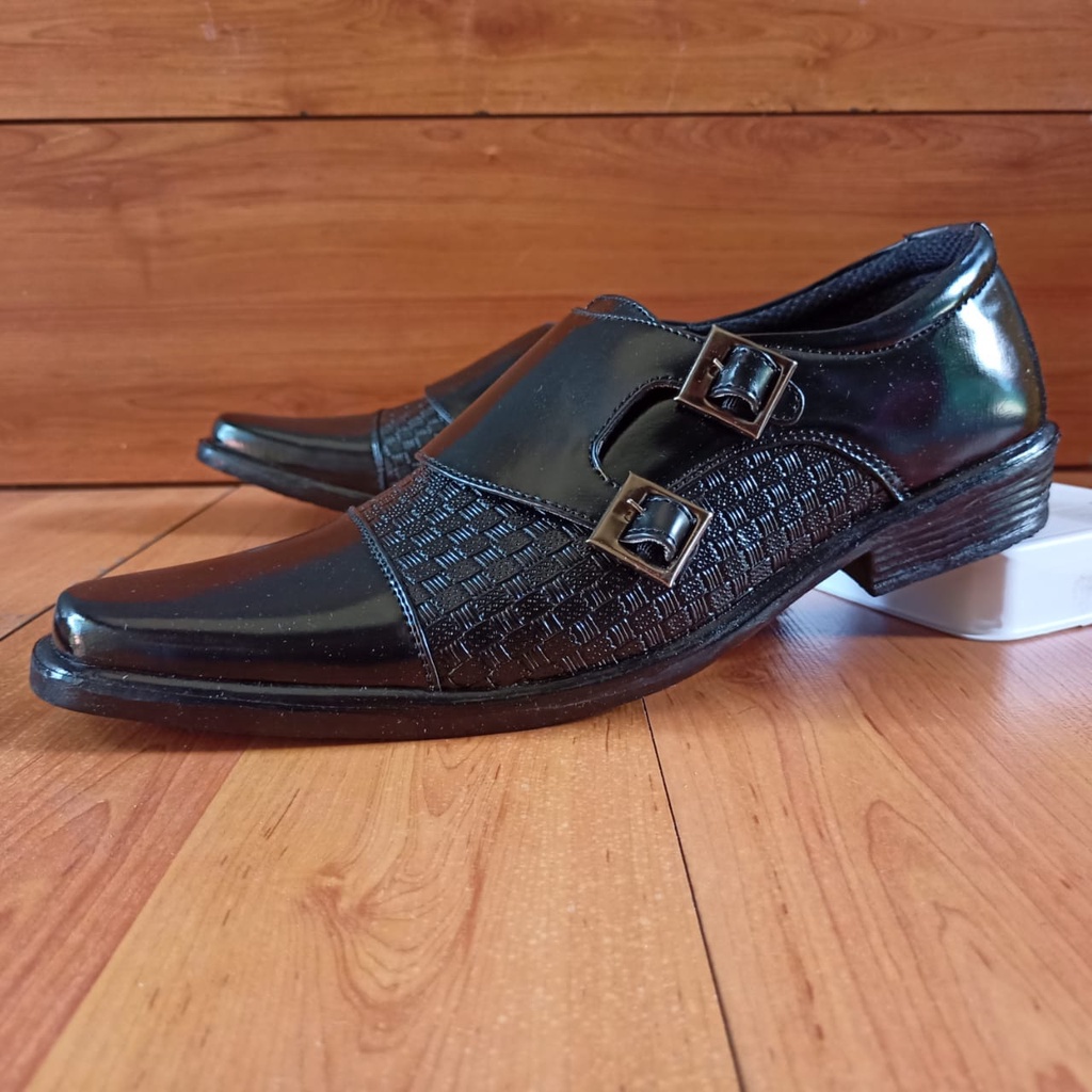 Sepatu Kerja Pria Formal Pantofel Bahan Kulit Sintetis Murah dan Elegan / Sepatu Fantofel Resmi Hitam Murah Simpel untuk Kerja Kantor, Wisuda, dan Bisnis
