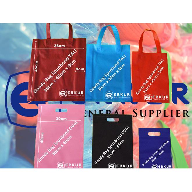

Februari Maniss ( Tali 25X35X9Cm ) Goody Bag / Goodie Bag / Eco Bag / Tote Bag Polos Kode 573