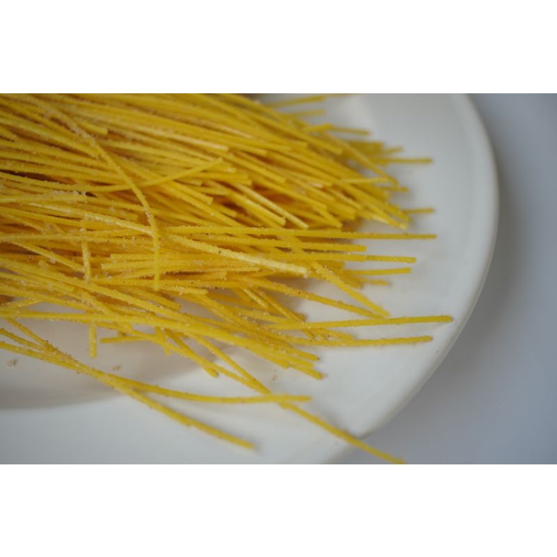 

MIE LIDI Pedas / asin 500 gram , mie lidi murah