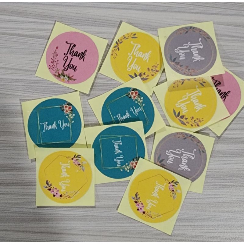 

stiker thank you diameter 2.5cmx2.5cm(isi 10pcs+free 1pcs) , stiker tdk pasaran ya yg ini