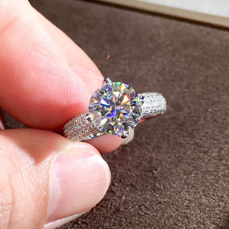 Cincin Lapis Emas Putih 18K Hias Berlian Moissanite Bulat untuk Wanita/Tunangan