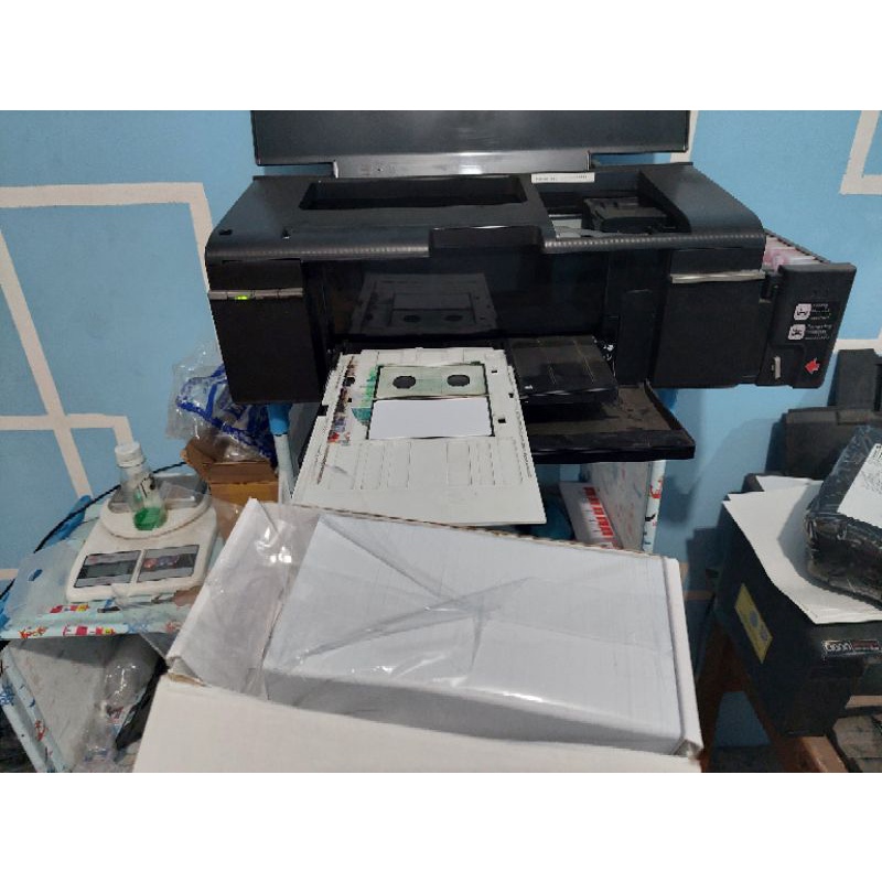 

PVC ID CARD INKJET Bahan ID Card Instan Epson L8050 L800 L805