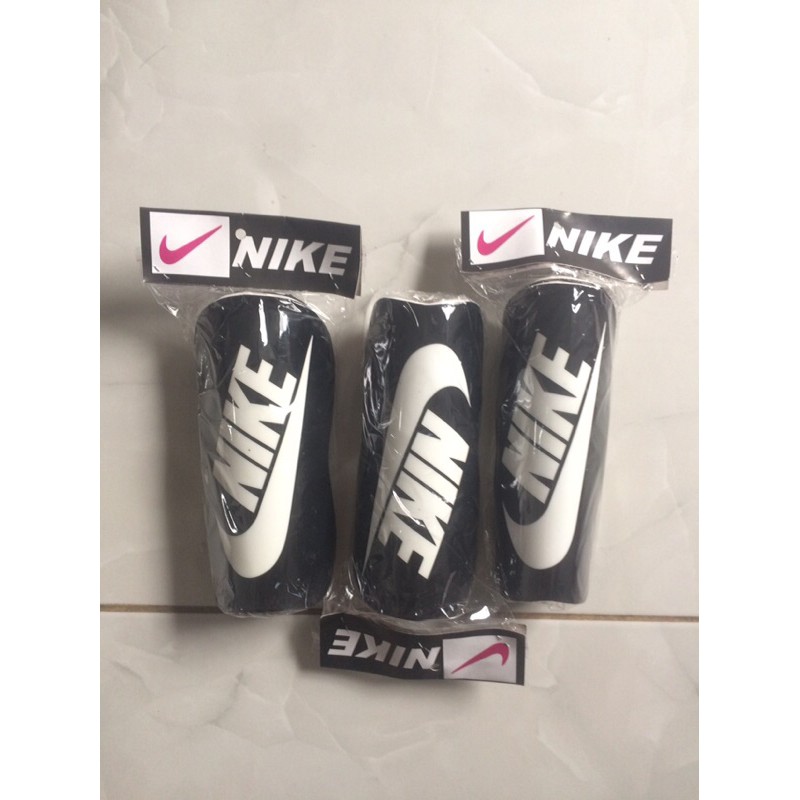 DEKKER KAKI/DEKKER OLAHRAGA BOLA