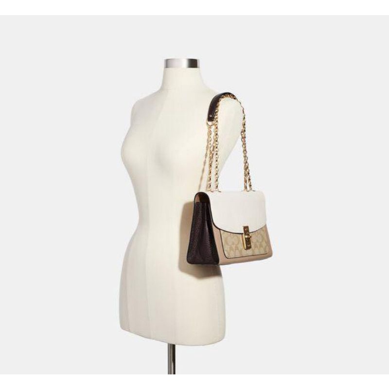 Coach Lane Shoulder In Signature Canvas (C2174)