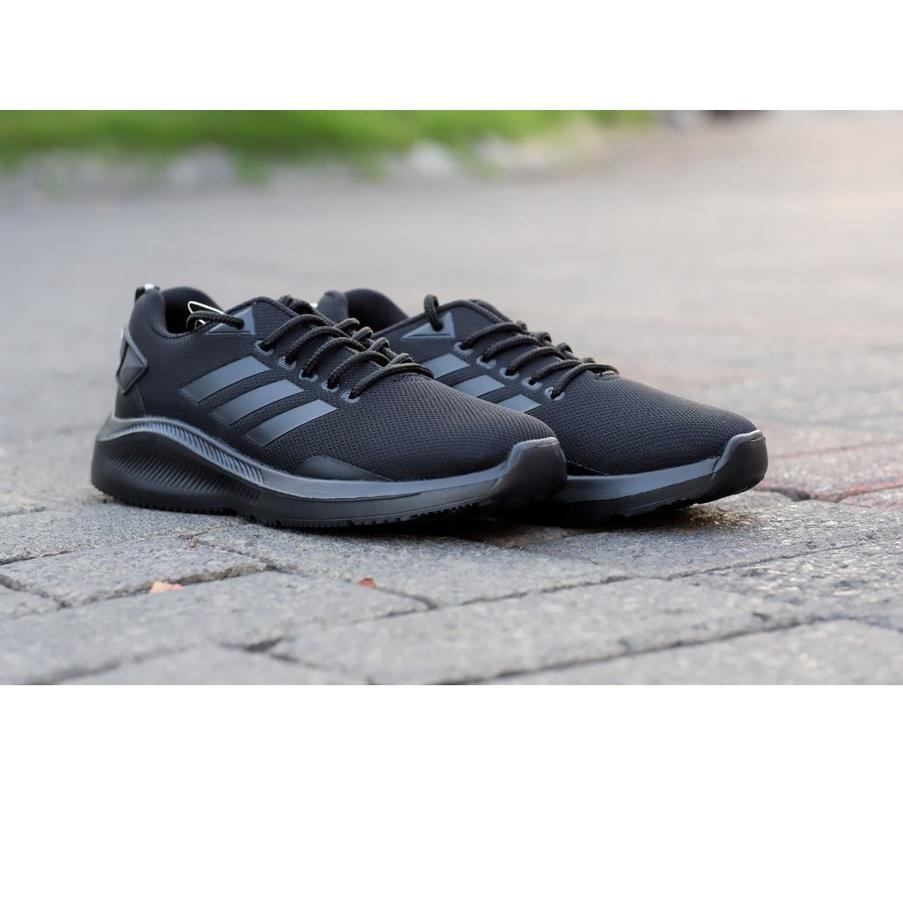 SPT-370 SEPATU SEKOLAH HITAM POLOS/ Sepatu hitam/ Sepatu Full Black/ Sepatu Sport ..,.,,.