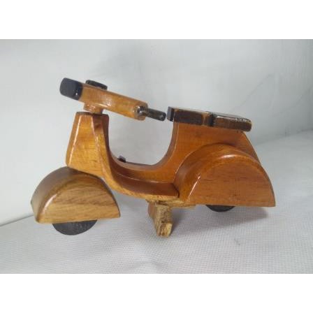 GANTUNGAN KUNCI. SOUVENIR UNIK. OLEH OLEH JOGJA MINIATUR VESPA BAHAN KAYU