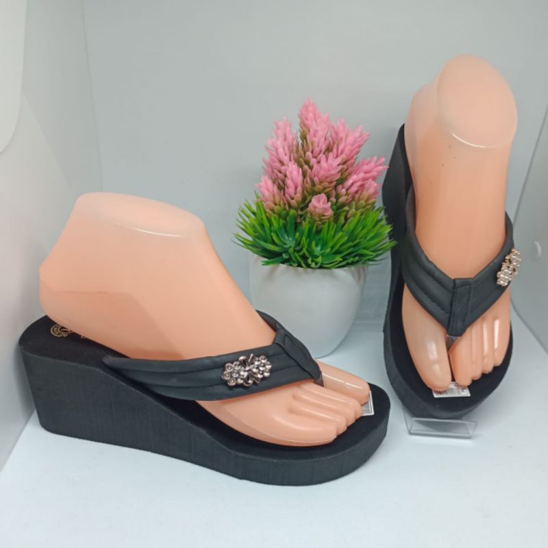 Sandal Wedges 23 variasi Anggur