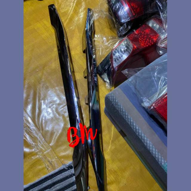 Trunlid Garnis bagasi Mitsubishi all new Pajero