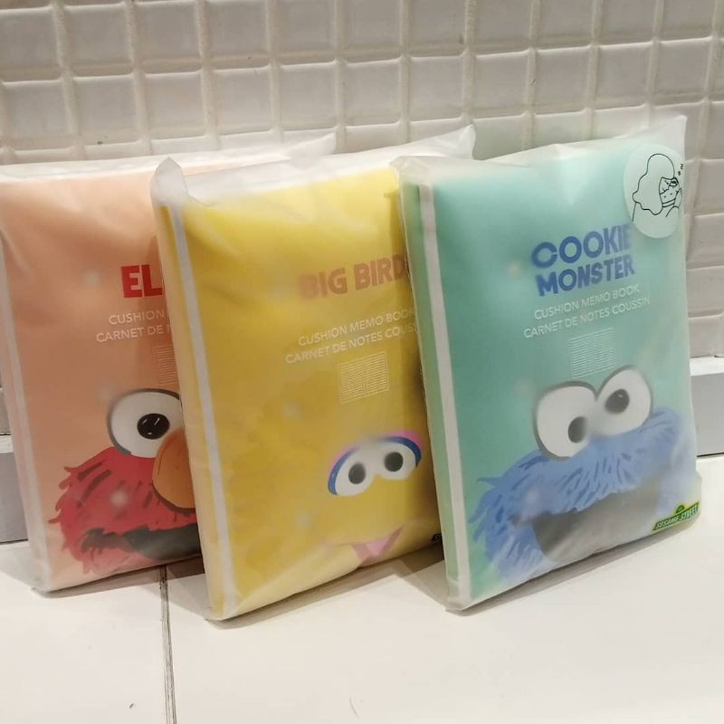 

MINISO X SESAME STREET - Cushion Memo Book