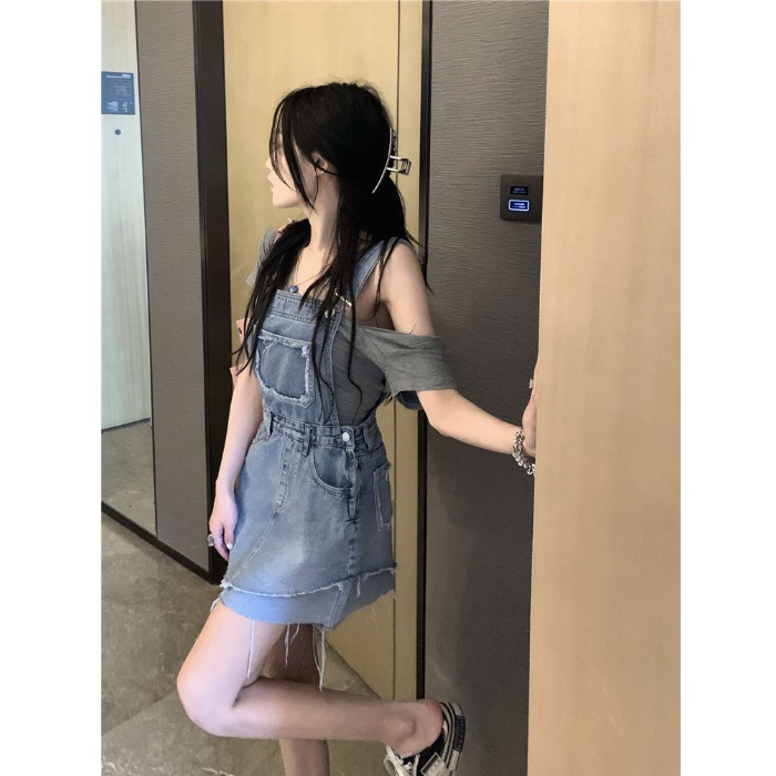 Mini Dress palsu dua potong desain suspender rok wanita musim panas tidak teratur tepi mentah denim