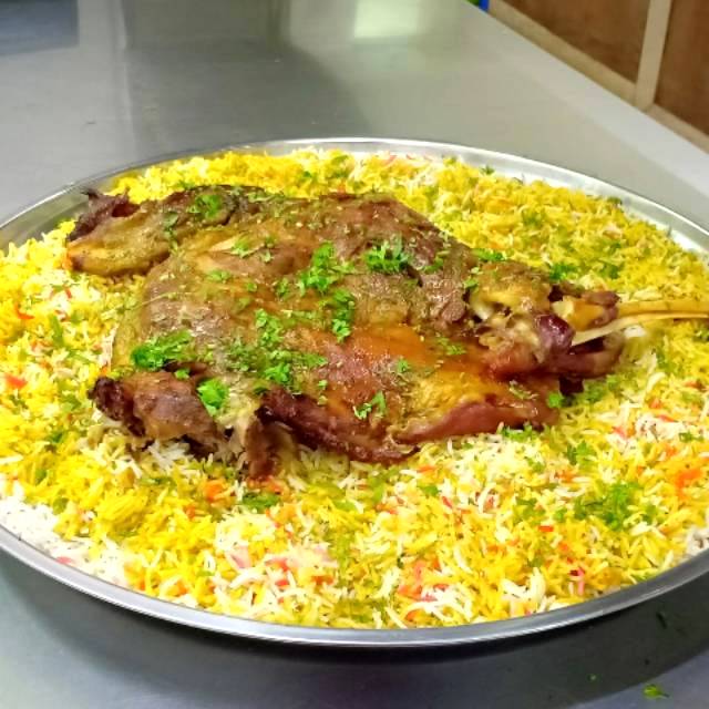 

Nasi Arab Basmati + 1/4 ekor Kambing gril fresh / nasi tumpeng