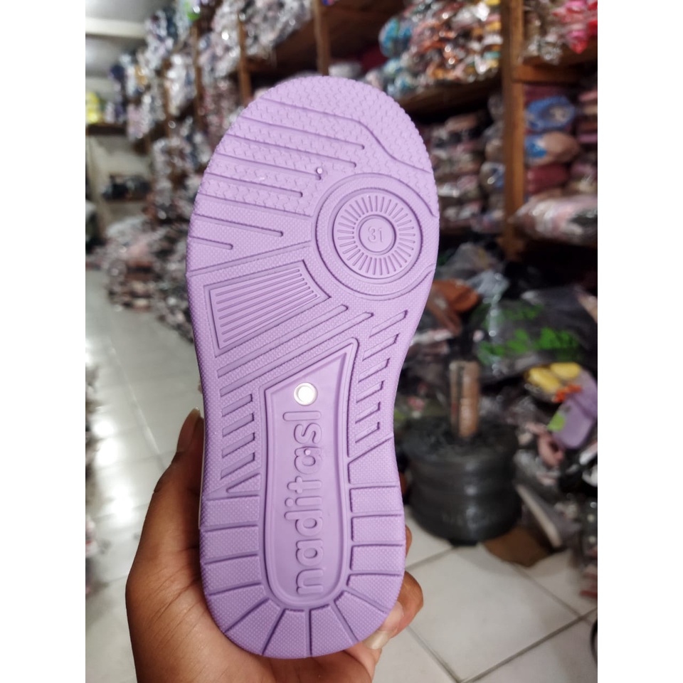 SEPATU ANAK PEREMPUAN IMPORT YOUTH BALANCE S222-2 26-37/SEPATU ANAK SEKOLAH IMPORT