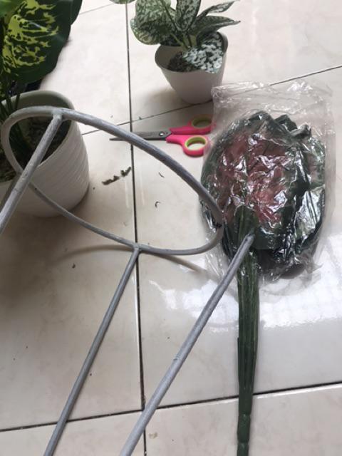 Rak Besi Standing Pot Bunga Artifisial Artificial Dekorasi Rumah Shabby Chic