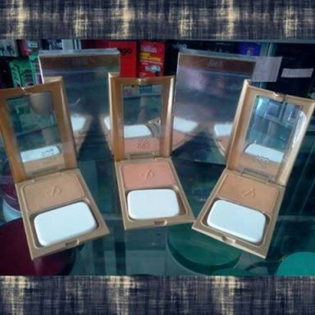 Inez Lustrous Pressed Powder