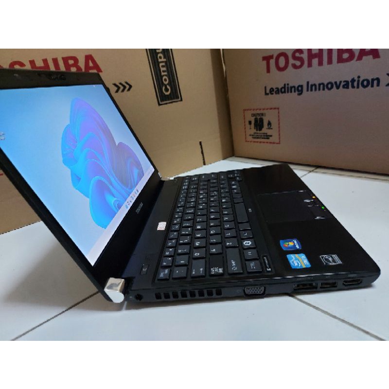 TOSHIBA DYNABOOK R731