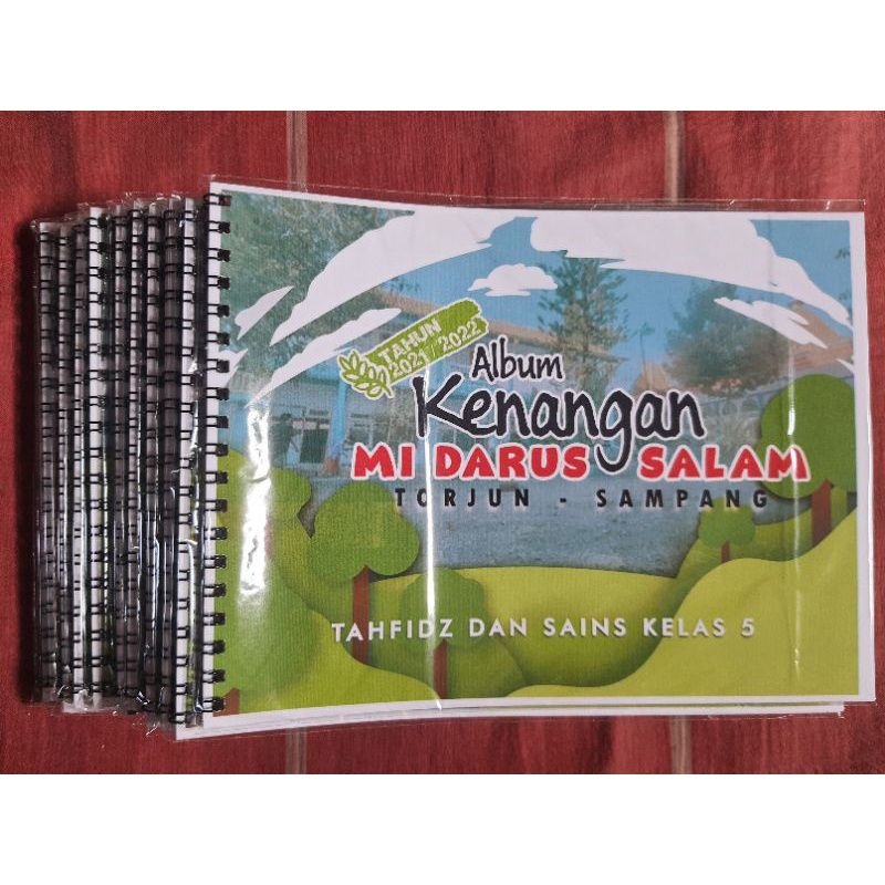 Jual 30 Halaman Album Kenangan Sekolah Buku Tahunan Paud Tk Ra Sd Mi Smp Mts Sma Ma Universitas 1464