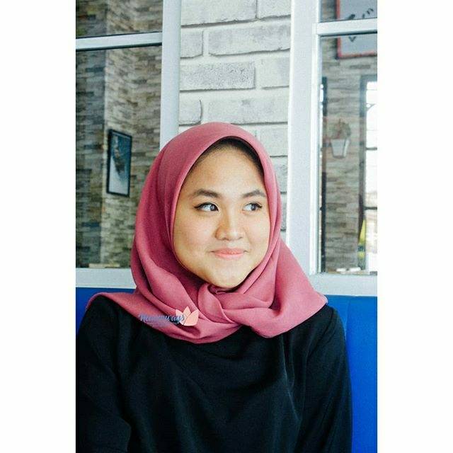 Pollycotton magenta bella square