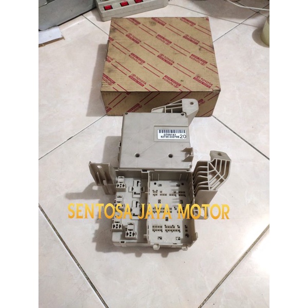 Fuse Box Sekring Junction Block Assy Camry 2002-2006 Matic 82730-33270
