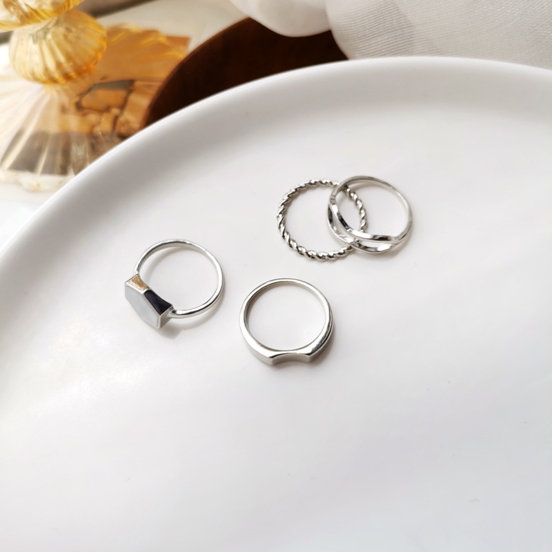 4pcs / Set Cincin Jari Telunjuk Desain Geometri Hollow Simple Untuk Wanita