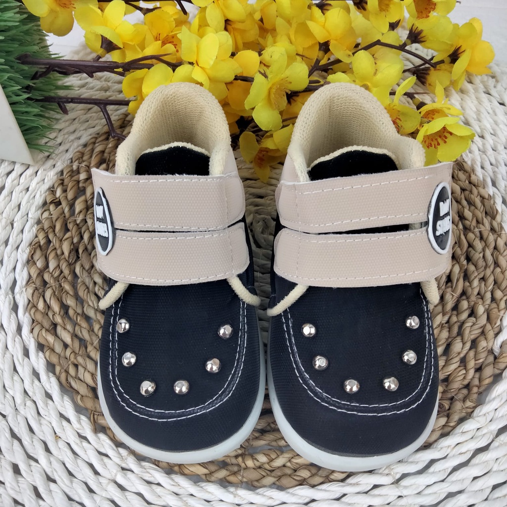 [TAMAN SEPATUKU] SEPATU TRENDY MURAH SNEAKER LUCU ANAK BUNYI USIA 1 2 TAHUN FAX02