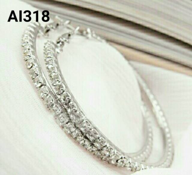 Anting hop lingkaran kristal AI318