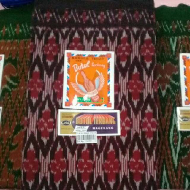 Sarung cap botol terbang