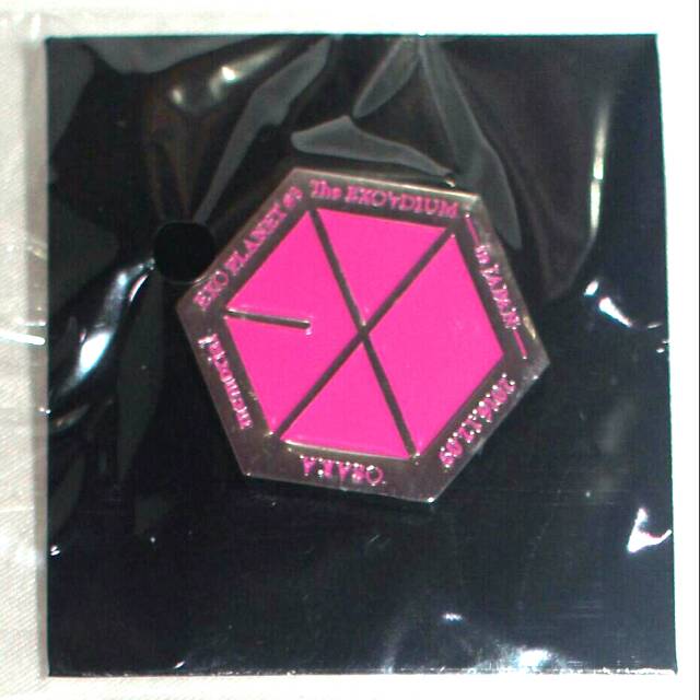 Official exordium japan in osaka / fukuoka memorial pin / badge