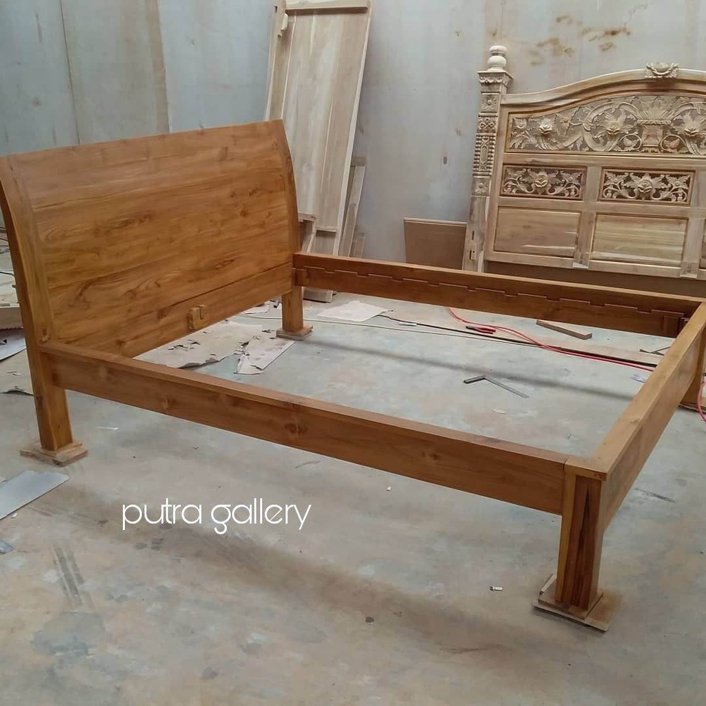 Tempat tidur jati / Dipan minimalis kayu jati / Dipan ranjang kayu jati / Furniture jati jepara / Pu