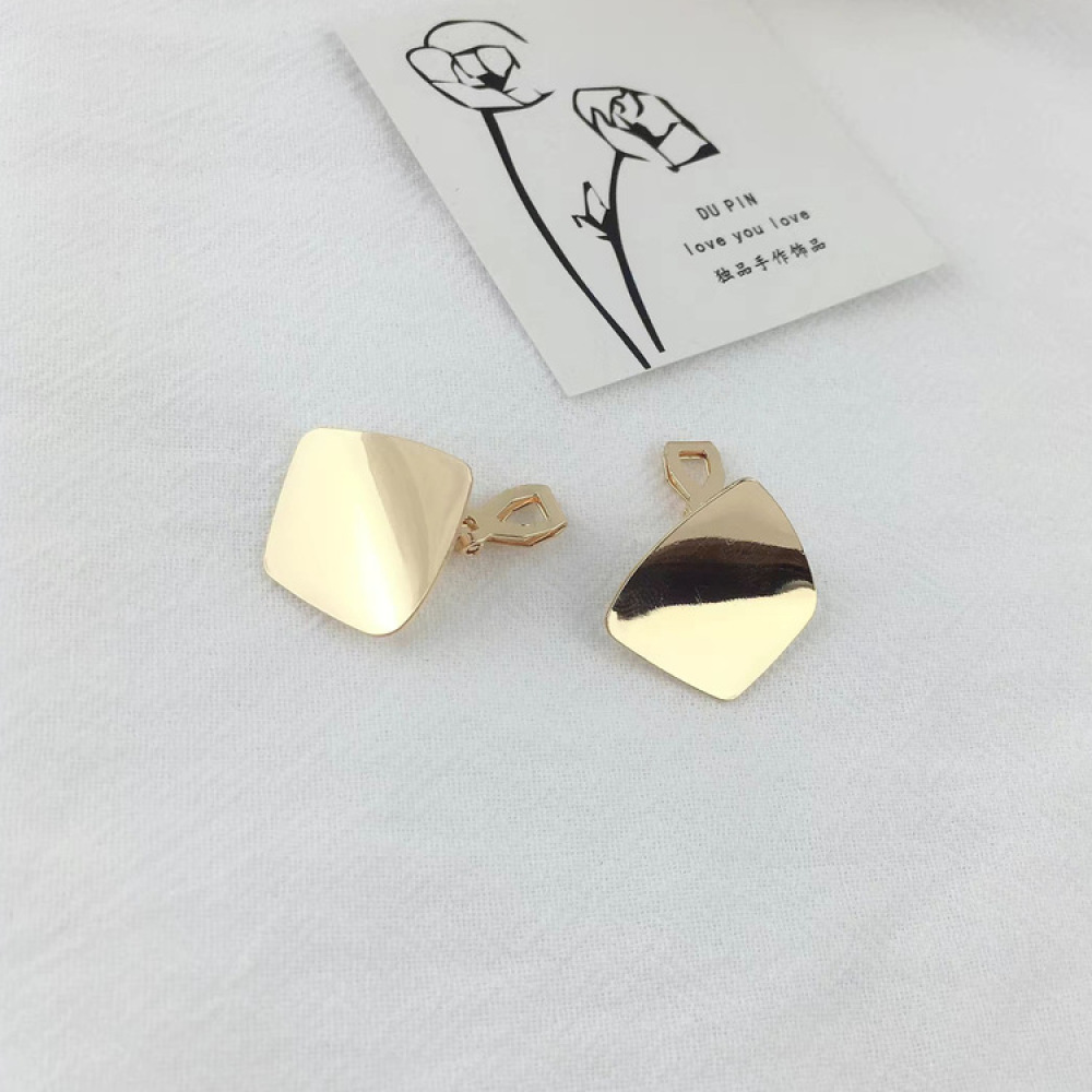 Anting Klip Tanpa Tindik Bahan Metal Warna Emas Untuk Wanita