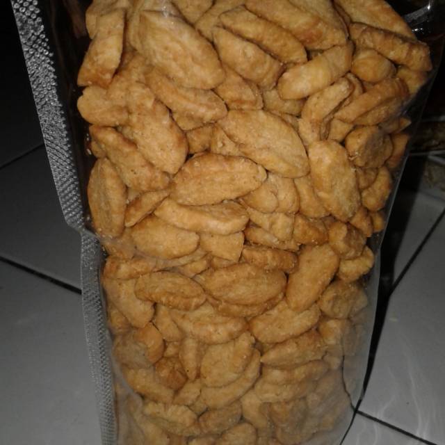 

kue biji ketapang