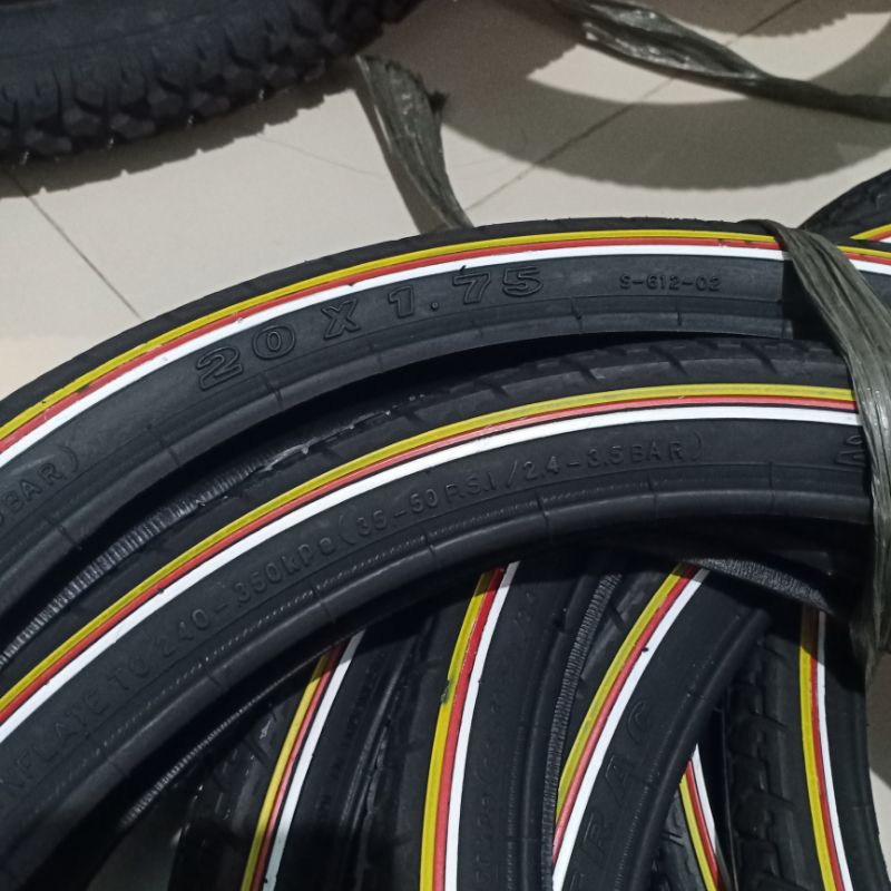 Ban luar sepeda uk 20x1.75 swallow