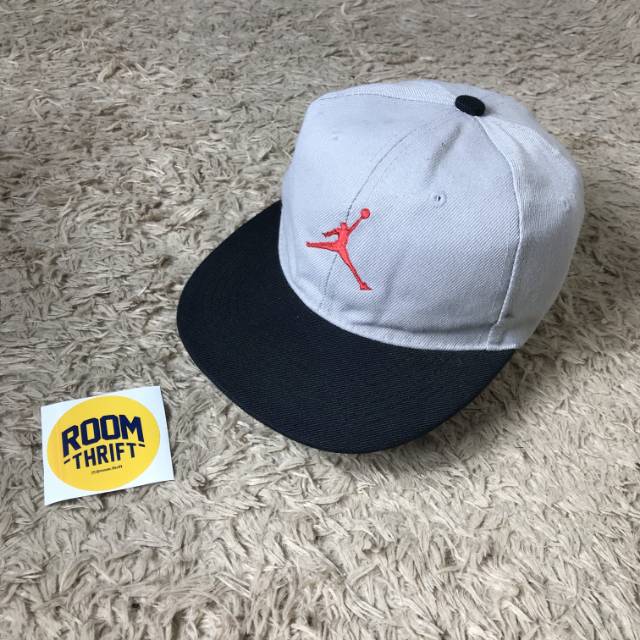 topi air jordan original