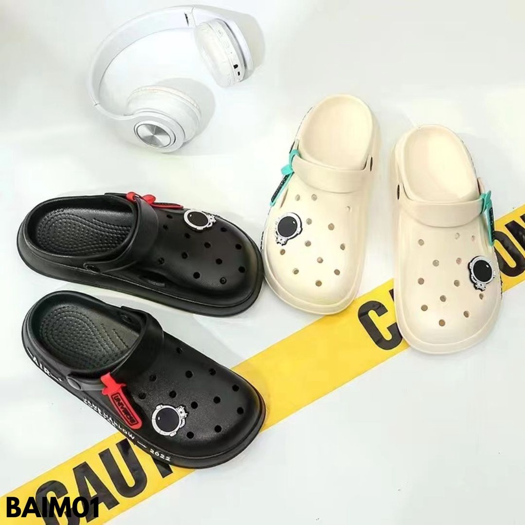 SANDAL BAIM PASANGAN BLACK WHITE MOTIF ASTRONOT KECE BANGET BAHAN RUBBER IMPORT BAIM01