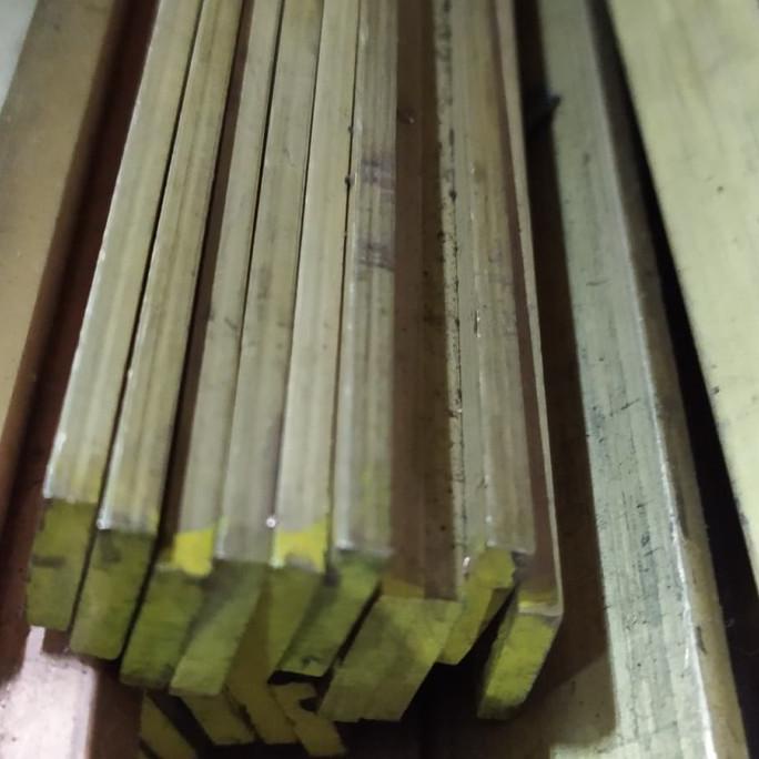 

Plat Strip Kuningan 3Mm X 30Mm X 1100Mm