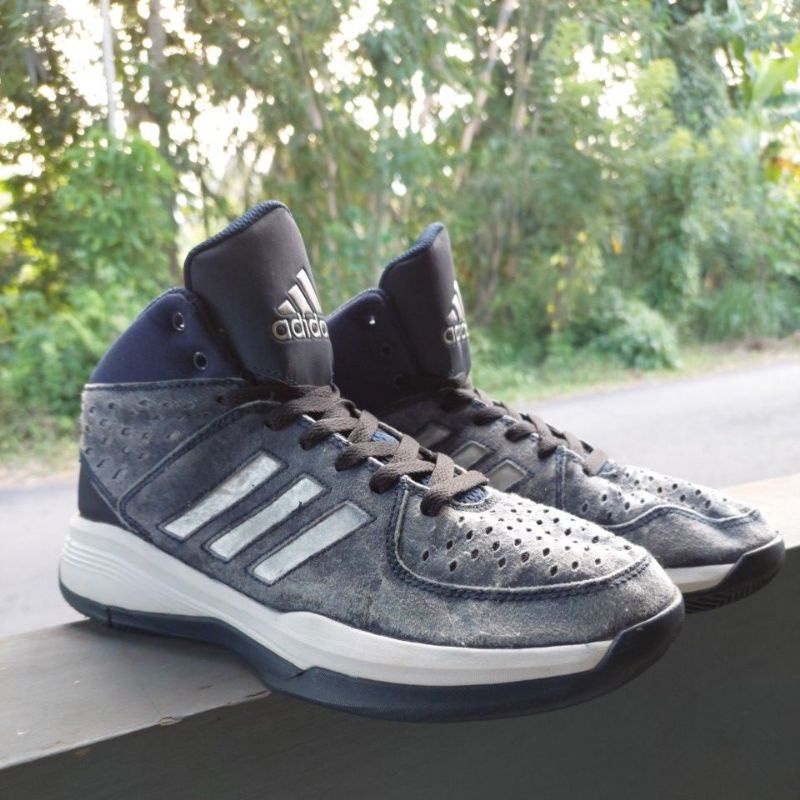 Sepatu Basket Adidas Court Fury Second
