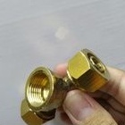 sambungan pipa air panas t tee drat dalam 1/2 inci kuningan