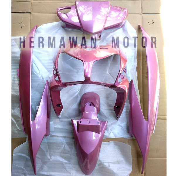 fulll body Honda Vario 110 vario karbu warna pink