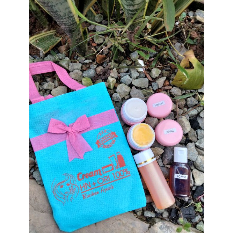 Cream HN PLUS pot pink FREE GIFT