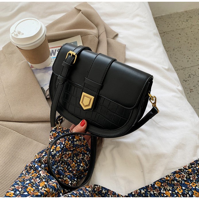 Tas Selempang Wanita Premium Korea Sling Bag Waterproof Rantai Murah T9G8 Modis Besar Simple Cantik 