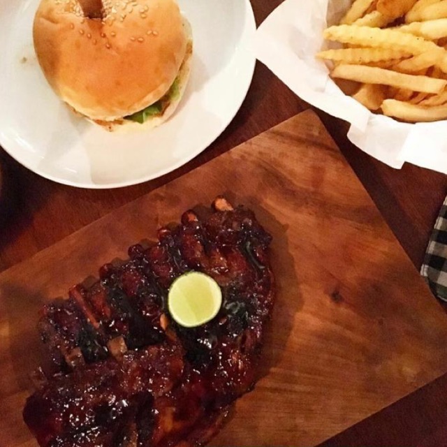 

Naughty Nuri’s Pork Ribs